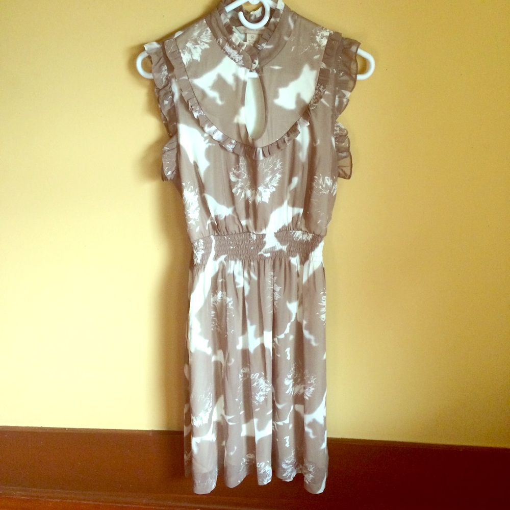 Beautiful Abstract Dress - Picture 4 of 8